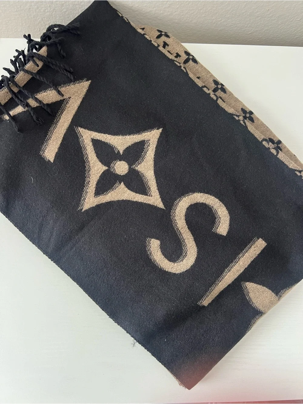 Louis Vuitton Monogram Shawl in Beige and Black
